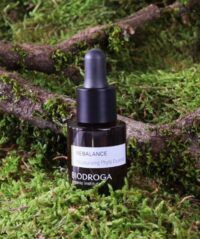 mitrinoša esence sejas ādai